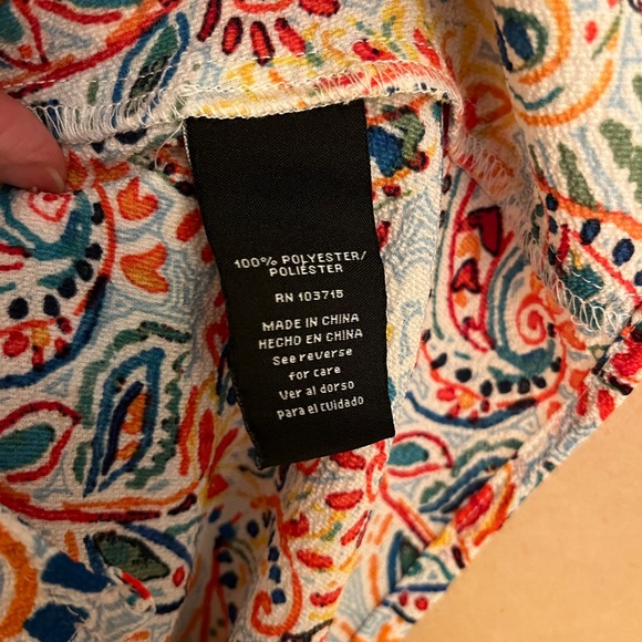 Zac & Rachel size small short-sleeved, ruffled sleeves. 100% polyester. - Picture 3 of 3